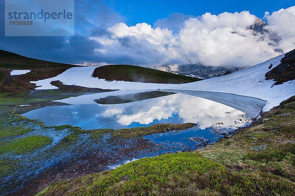 Europa Berg Wolke Spiegelung Bern Berner Oberland Bergsee Schnee Schweiz