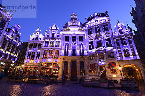 beleuchtet  Europa  Westeuropa  Nacht  Brüssel  Hautpstadt  Belgien  Abenddämmerung  Grand Place  Dämmerung