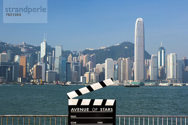 Skyline  Skylines  sternförmig  Filmklappe  Gebäude  Großstadt  Architektur  Hochhaus  Film  Mittelpunkt  China  Asien  Allee  Hongkong  modern