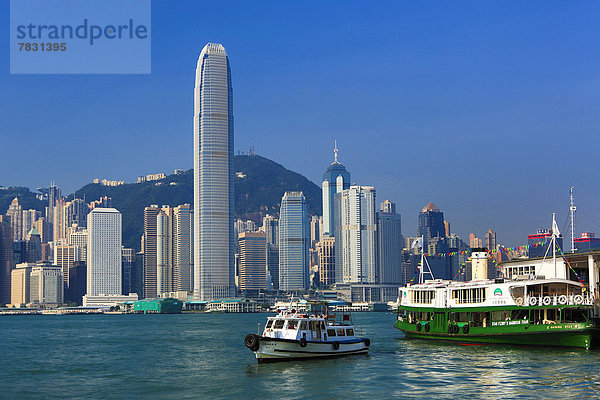 Einkaufszentrum  Skyline  Skylines  Finanzen  Gebäude  Großstadt  Architektur  Hochhaus  Fähre  Mittelpunkt  China  Asien  Hongkong  modern