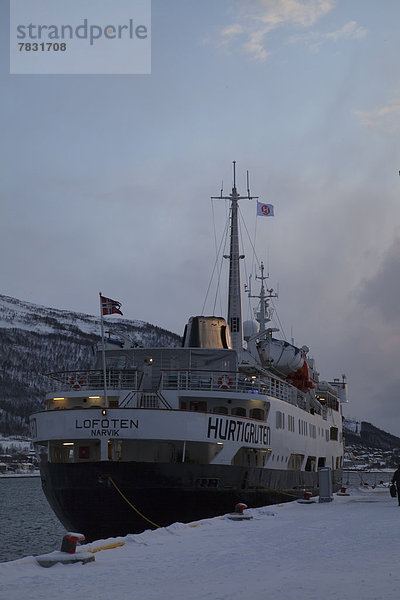 Europa  Winter  Transport  Stadt  Großstadt  Schiff  Norwegen  Skandinavien