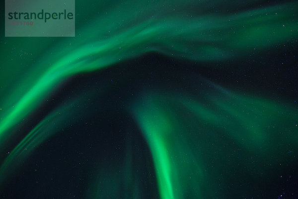 Farbaufnahme  Farbe  Europa  Winter  Nacht  Beleuchtung  Licht  Himmel  grün  Figur  Norwegen  Polarlicht  Naturerscheinung  Sehenswürdigkeit  Arktis  Skandinavien