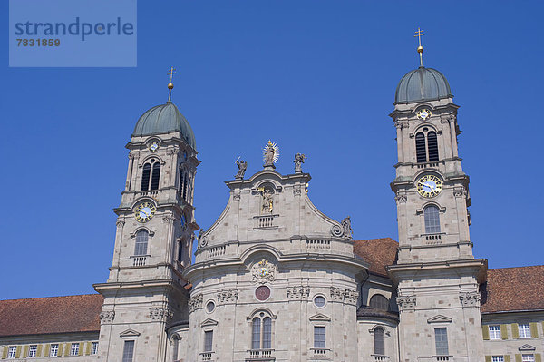 Kreuzgang Europa Tradition Kirche Fassade Hausfassade Schweiz