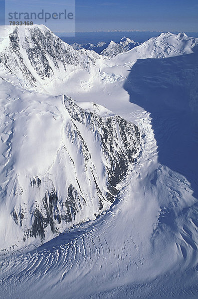 Vereinigte Staaten von Amerika  USA  hoch  oben  Nationalpark  Berg  Hügel  Schneedecke  Berggipfel  Gipfel  Spitze  Spitzen  Denali Nationalpark  Mount McKinley  Fernsehantenne  Alaska  Schnee