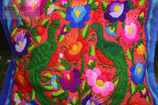 Farbaufnahme  Farbe  Indianer  Mittelamerika  Ethnisches Erscheinungsbild  Guatemala  Markt  Maya