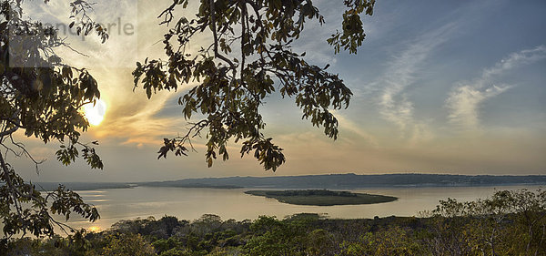 Panorama  Tropisch  Tropen  subtropisch  Sonnenuntergang  See  Insel  Mittelamerika  Flores  Guatemala  Maya