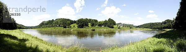 Elbe und Elblandschaft  Sachsen  Deutschland