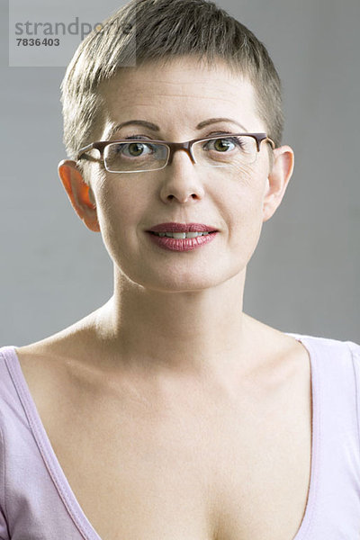 Porträt einer Frau mit Brille