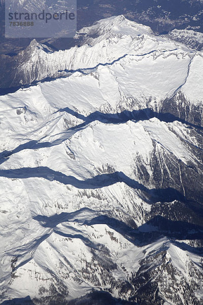 Blick auf die verschneiten Alpen  Schweiz