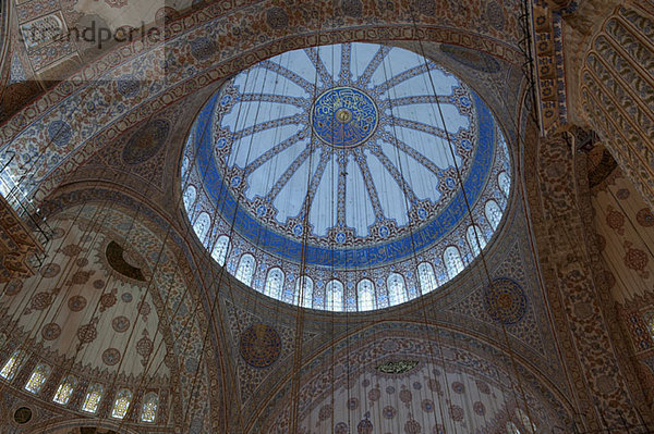 Die Hauptkuppel der Blauen Moschee  Istanbul  Türkei