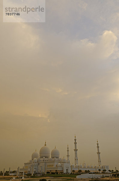 Sheikh-Zayed-Moschee  am Morgen