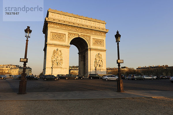 Arc de Triomphe an der Place Charles de Gaulle - Etoile