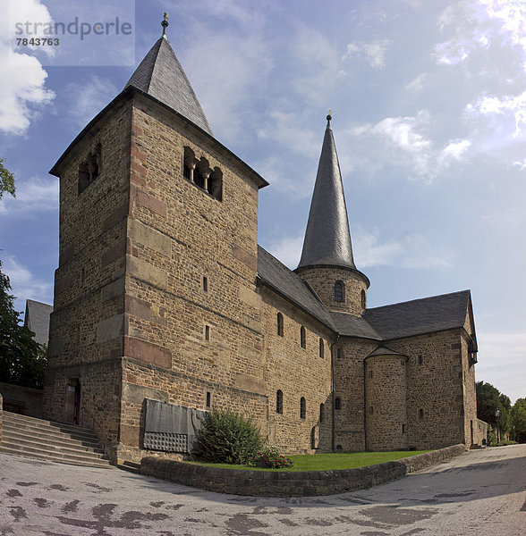 Die Michaelskirche  ältester Nachbau der Grabeskirche in Deutschland