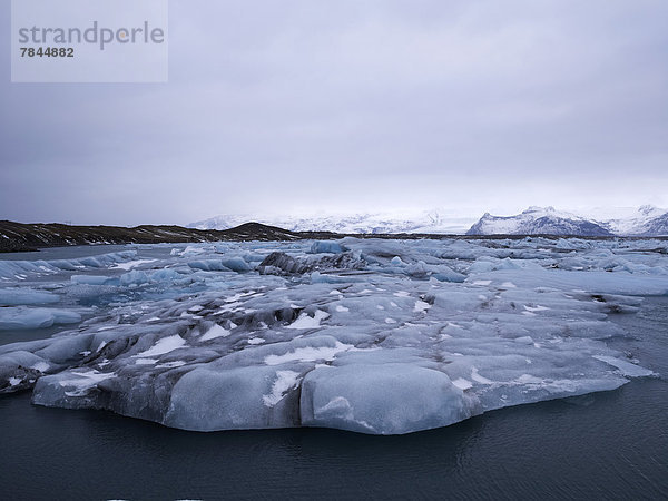 Island  Blick auf den Jokulsarlon Gletschersee in der Nähe des Vatnajokull Nationalparks im Südosten Islands.