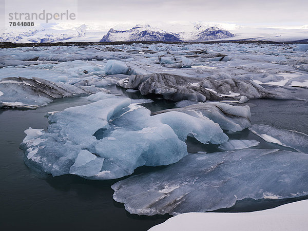 Island  Blick auf den Jokulsarlon Gletschersee bei Vatnajokull Nationalpark