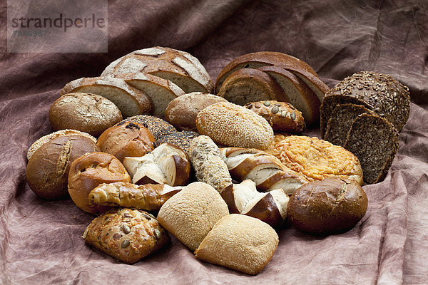Mixed sorts of bread and rolls