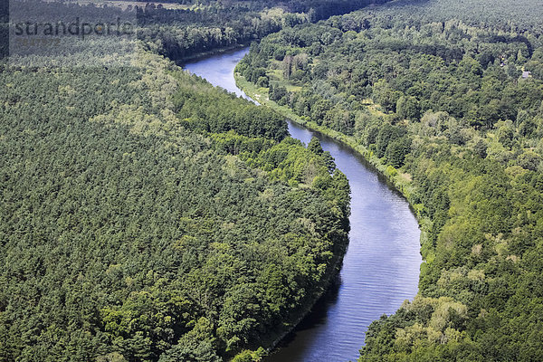 Deutschland  Blick auf Wald und Fluss