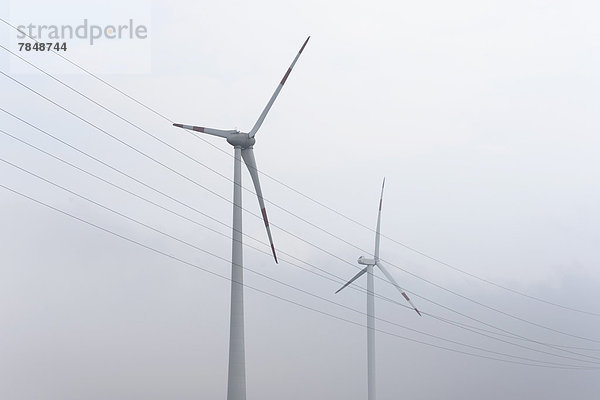 Deutschland  Blick auf die Windkraftanlage in Garzweiler