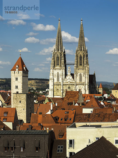 Deutschland  Bayern  Regensburg  Altstadtansicht mit St. Peters Dom