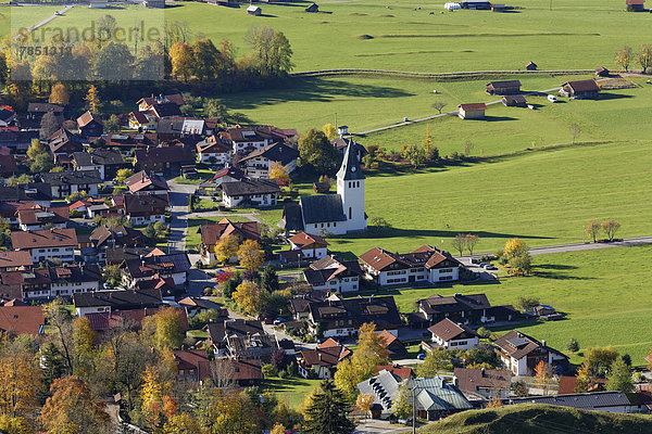 Deutschland  Bayern  Hochwinkelansicht des Dorfes bei Bad Hindelang