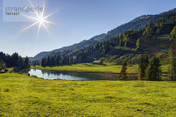 Österreich  Vorarlberg  Blick auf den Lecknersee im Lecknertal