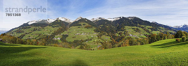 Österreich  Vorarlberg  Blick auf Sankt Gerold und Blons Dorf und Walserkamm im Großen Walsertal