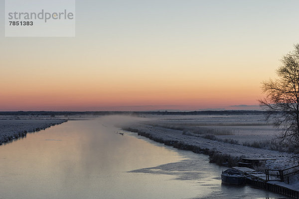 Deutschland  Niedersachsen  Blick auf den Sonnenaufgang