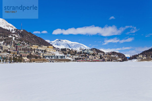 Schweiz  Blick auf das Stadtbild von St. Moritz