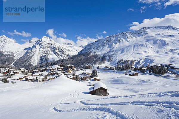 Schweiz  Blick auf schneebedeckte Berge bei Arosa