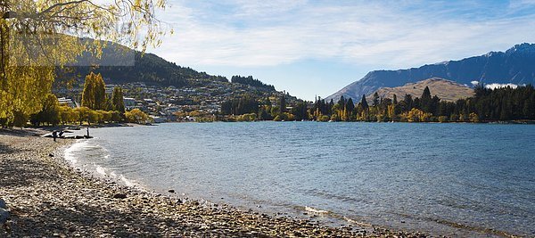 Panorama  See  Pazifischer Ozean  Pazifik  Stiller Ozean  Großer Ozean  neuseeländische Südinsel  Bucht  Neuseeland  Otago  Queenstown