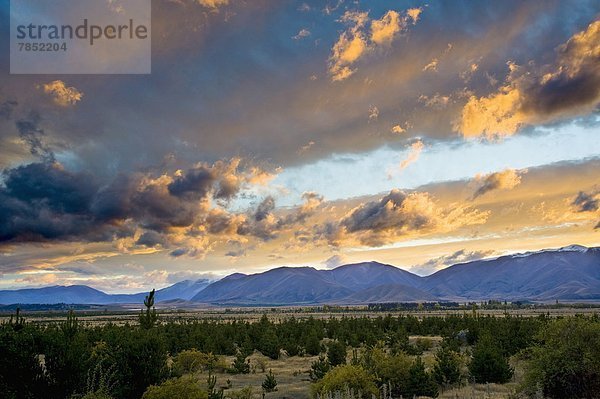 Sonnenuntergang  dramatisch  See  Pazifischer Ozean  Pazifik  Stiller Ozean  Großer Ozean  neuseeländische Südinsel  Geographie  Neuseeland  Otago  Queenstown