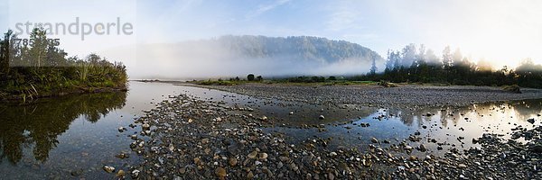 Sonnenaufgang  Dunst  Fluss  Pazifischer Ozean  Pazifik  Stiller Ozean  Großer Ozean  neuseeländische Südinsel  UNESCO-Welterbe  Neuseeland  Westküste