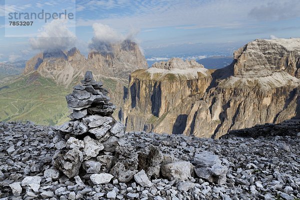entfernt  nahe  Europa  Berg  bedecken  Stein  Wolke  Steinhaufen  Dolomiten  Trentino Südtirol  Canazei  Italien