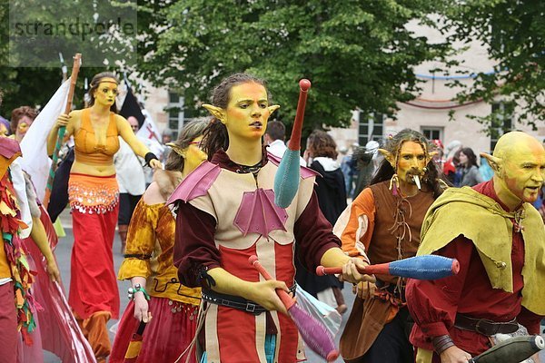 Mittelalter  Frankreich  Europa  Festival  Kostüm - Faschingskostüm  UNESCO-Welterbe  Ile-de-France  Parade  Seine-et-Marne