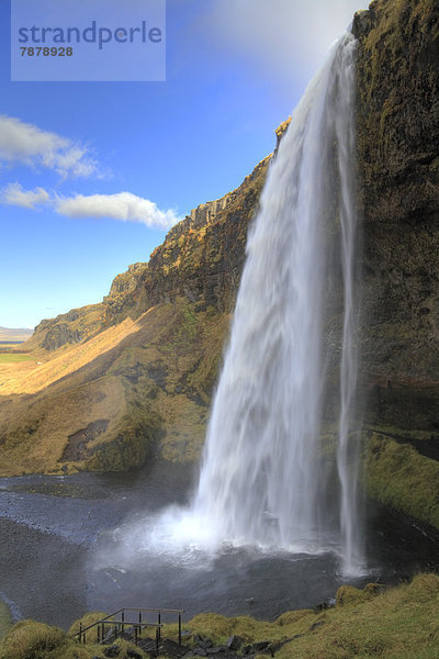 Wasserfall Seljalandsfoss vom Eyjafjallajökull-Gletscher  Island  Europa