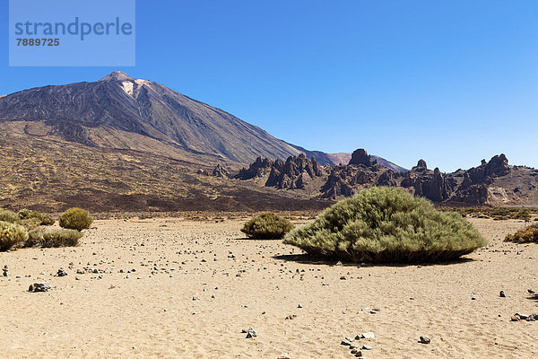 Vulkan Pico del Teide mit Lavafelsen im Teide-Nationalpark  UNESCO-Weltnaturerbe