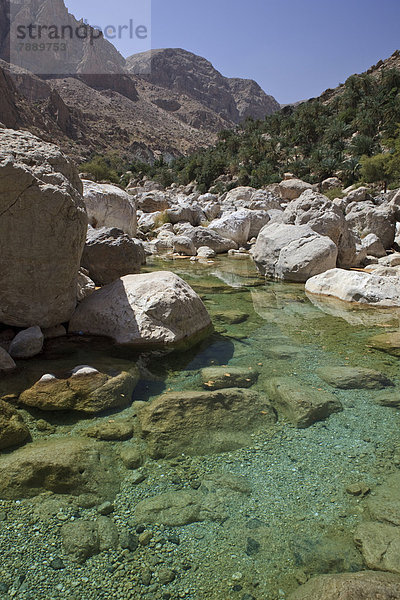 Klares Wasser des Wadi Shab