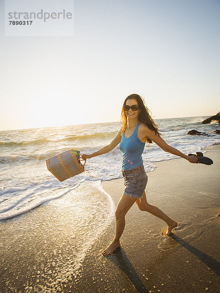 Frau  gehen  Strand  mischen  Mixed