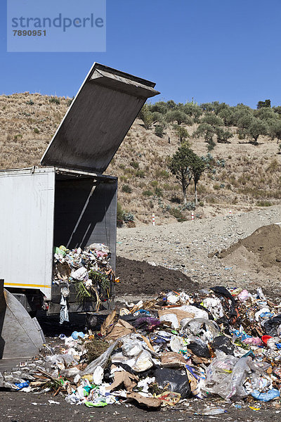 Lastkraftwagen  Zurückweisung  ausleeren  Mülldeponie