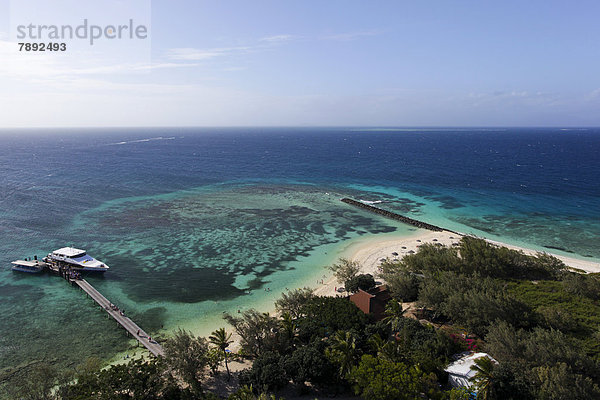 Ausblick vom Leuchtturm auf die Insel Amédée  das Riff der Insel und die größte Lagune der Welt