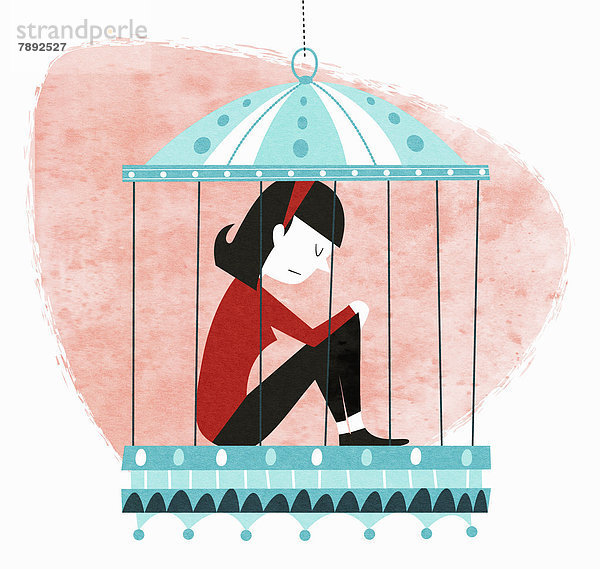 Traurige Frau sitzt im Vogelkäfig