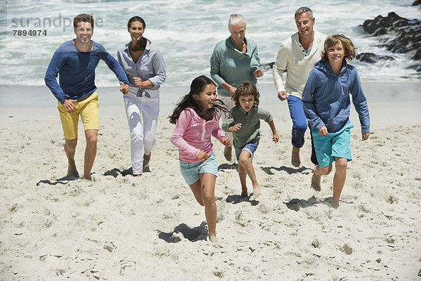 Familienlauf am Strand