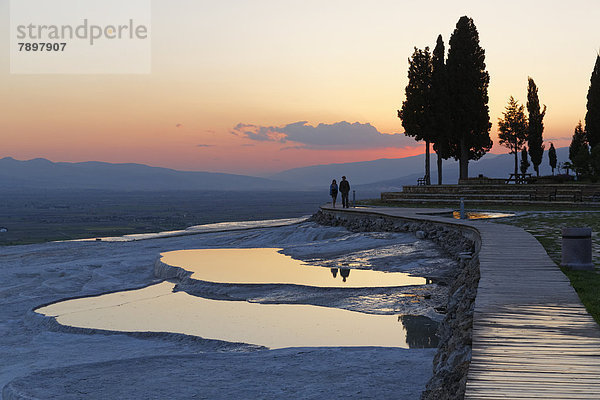 Abendstimmung  Kalk-Sinterterrassen von Pamukkale