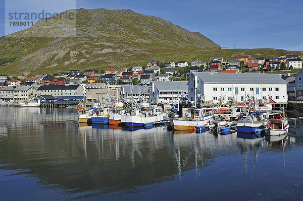 Boote und kleine Schiffe im Hafen von Honningsvåg