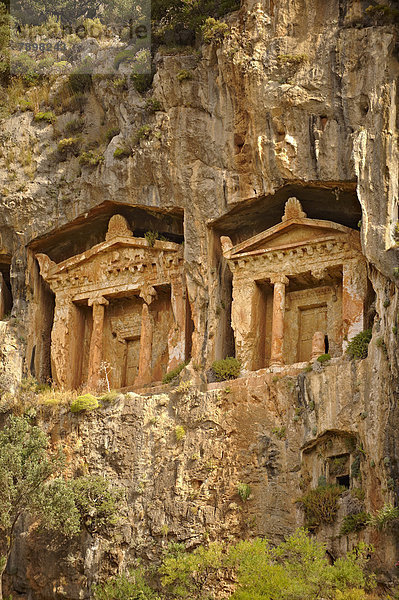 Hellenistischer Tempel  in den Fels gehauene karische Gräber  Kaunos  Türkei