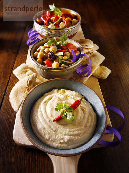 Griechische Mezes  Party-Buffet  mit Hummus
