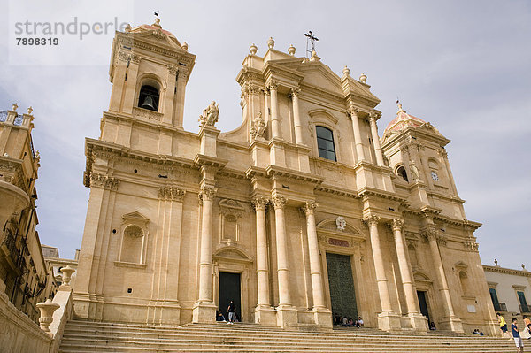 Restaurierte Barockkirche  Kathedrale von San Nicolo  Noto  UNESCO Weltkulturerbe  Sizilien  Italien  Europa