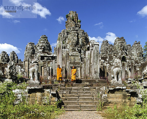 Bayon-Tempel  Mönche  Novizen am Süd-Eingang  Gesichter-Türme