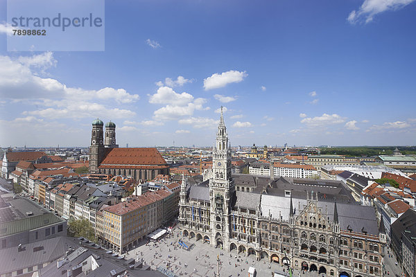 Frauenkirche  Marienplatz und Neues Rathaus