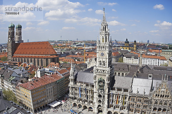 Frauenkirche  Marienplatz und Neues Rathaus